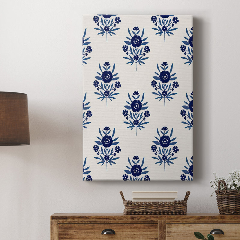 Motif de fleurs indigo II - galerie Cavas sur mesure, H 18 po x l 12 po