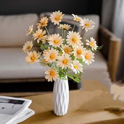 Daisy Arrangement in Vase