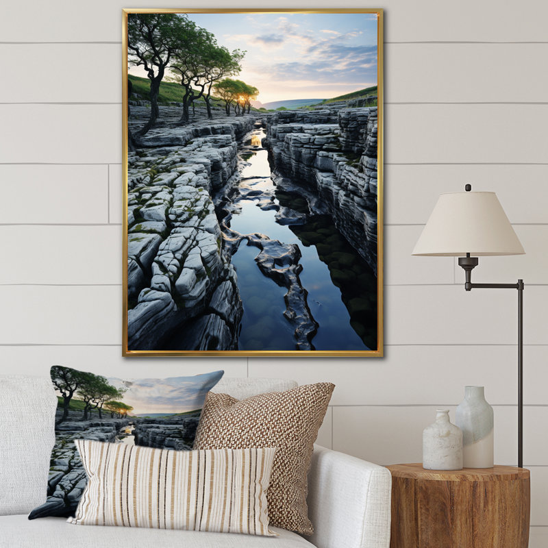 «Ireland The Burren Clif I», impression sur toile, H 32 po x l 16 po x P 1 po, Cadre flottant doré