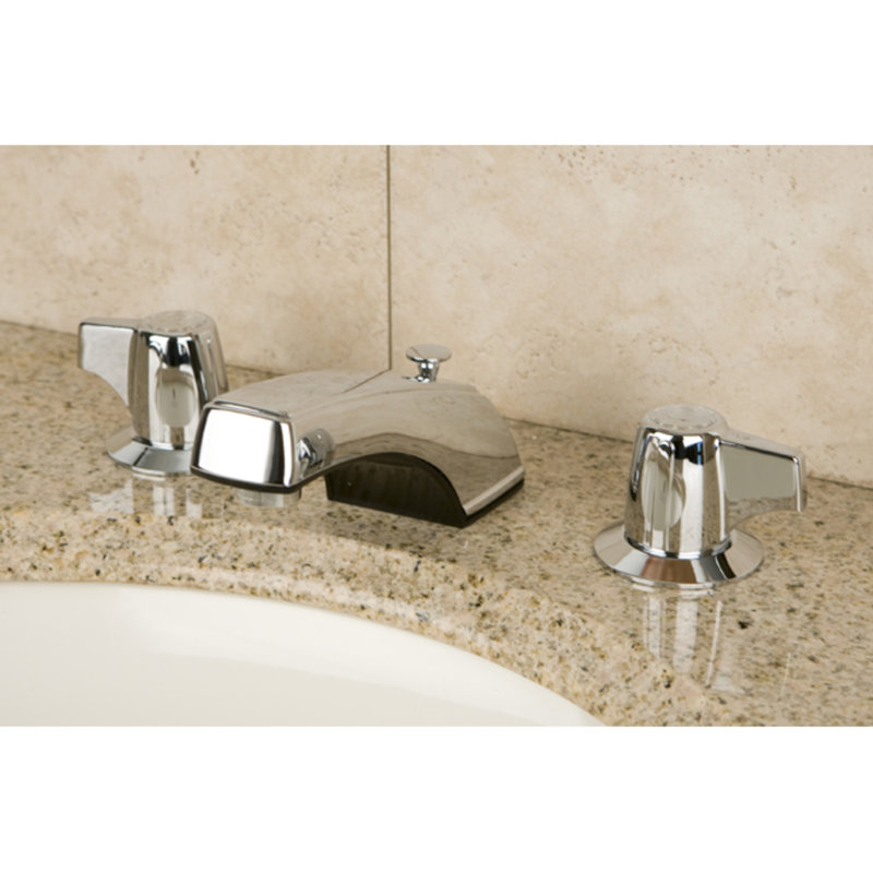 Robinet pour salle de bain espacé à deux poignées et 3 poignées Kingston Brass, Chrome poli, Avec drain