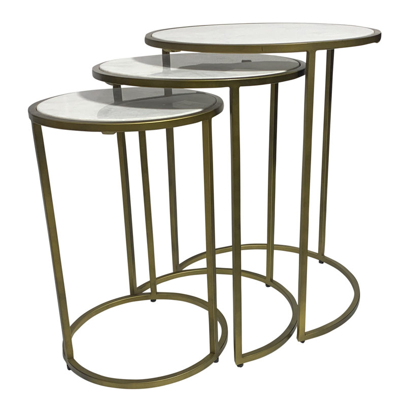  Ensemble moderne de trois tables gigognes en marbre blanc et doré