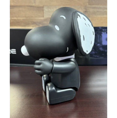 Peanuts Special Edition Snoopy Piggy Bank Statue