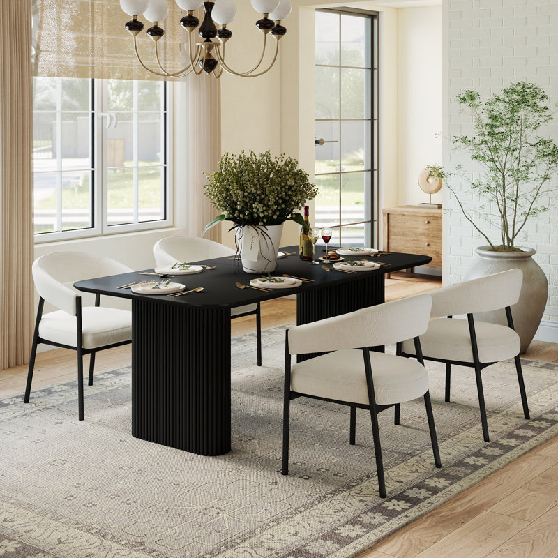 Ensemble de table de salle à manger 70 po avec fauteuil, 70 po, 5 pièces: table, 4 chaises, Noir