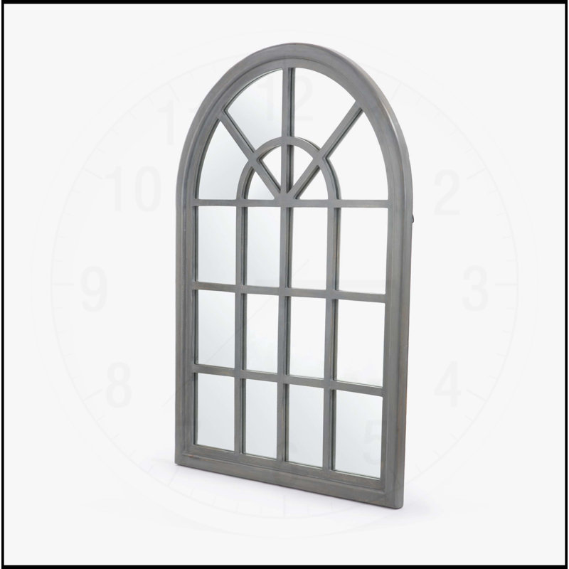 Miroir arqué, pièce de décoration esthétique et fonctionnelle pour tout espace.