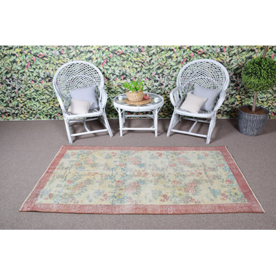 Tapis turc de style antique avec motif floral pour une décoration intérieure élégante