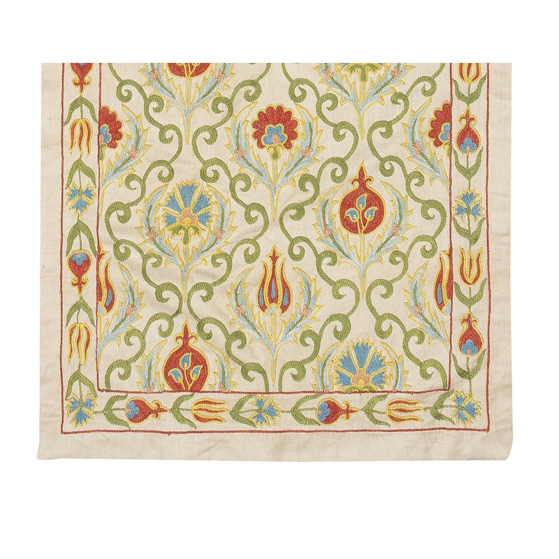Suspension murale 19 x 68 po 100% soie. Chemin de table brodé. Décoration murale Boho. Nappe Modern