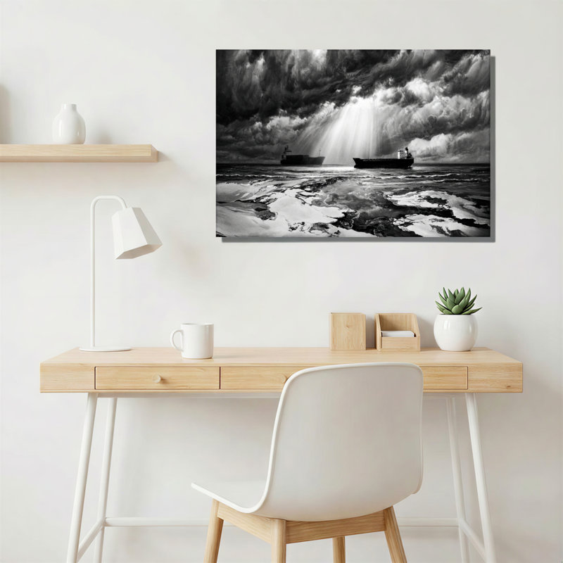 «Black and White Ocean Ships Under Dramatic Clouds», reproduction d'art sur toile tendue sur toile, ensemble de 1