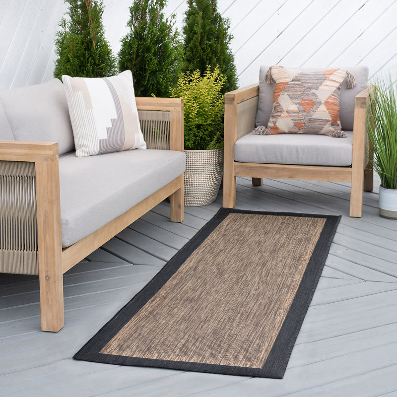 Tapis intérieur / extérieur tissé à la machine Dellroy, Tapis de couloir 2 pi 3 po x 7 pi 3 po