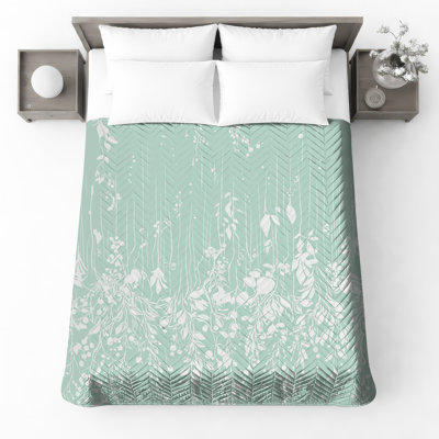White Hanging Vines Quilted Bedspread All Sizes