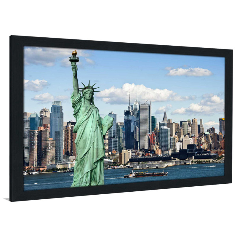 «Lady Liberty NYC», reproduction de photo encadrée, H 21,5 po x l 27,5 po x P 0,75 po, Cadre espresso