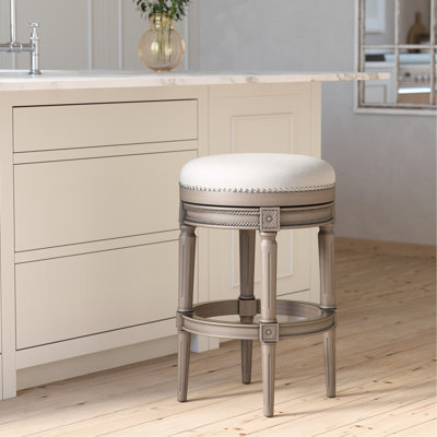 Tabouret de bar pivotant sans dossier gris patiné, siège à 360 °, garniture cloutée appliquée à la main, détails décoratifs, hauteur personnalisable, tabouret de 31 po avec finition, plaque de repose-pieds en métal,