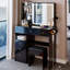 Table de coiffeuse et tabouret de bureau de 37 po avec tiroir gauche, 2 ports en courant alternatif, grand miroir coulissant, luminosité réglable en 3 couleurs, style américain avec tabouret rembourré, miroir de luminosité 24 x 22, primé
