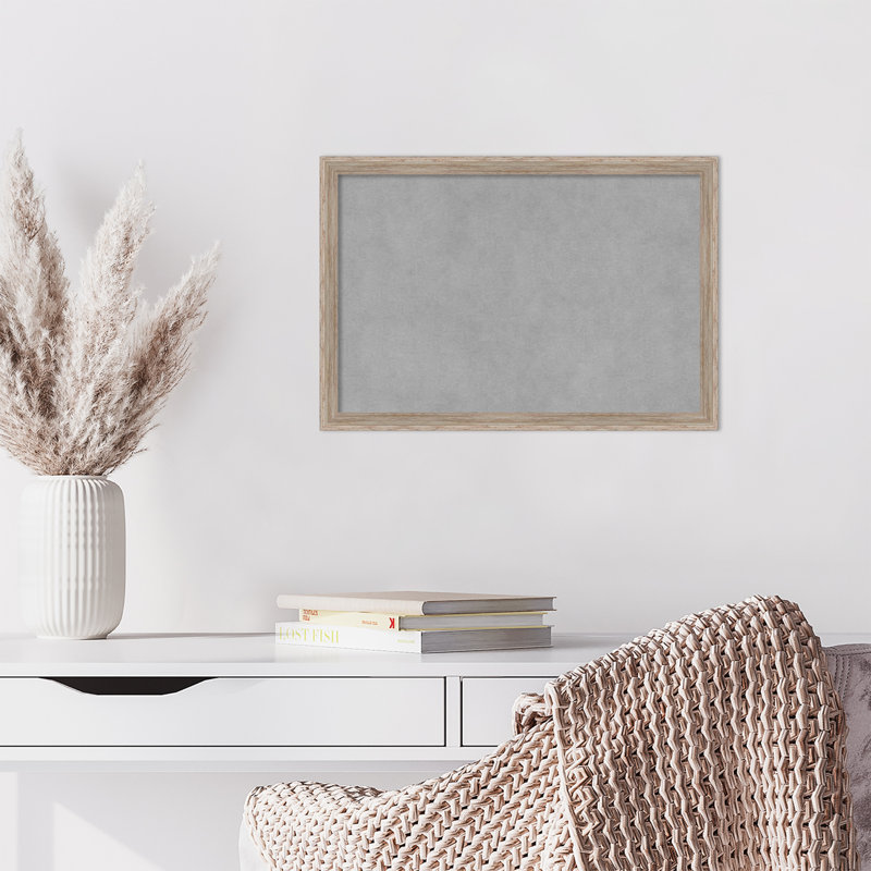 Tableau magnétique en bois franc avec cadre blanc délavé, H 13 po x l 19 po