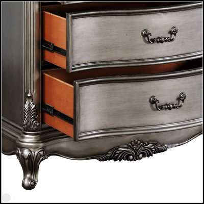Commode Ariadne finition platine antique avec détails en résine complexes et rangement spacieux pour les chambres élégantes