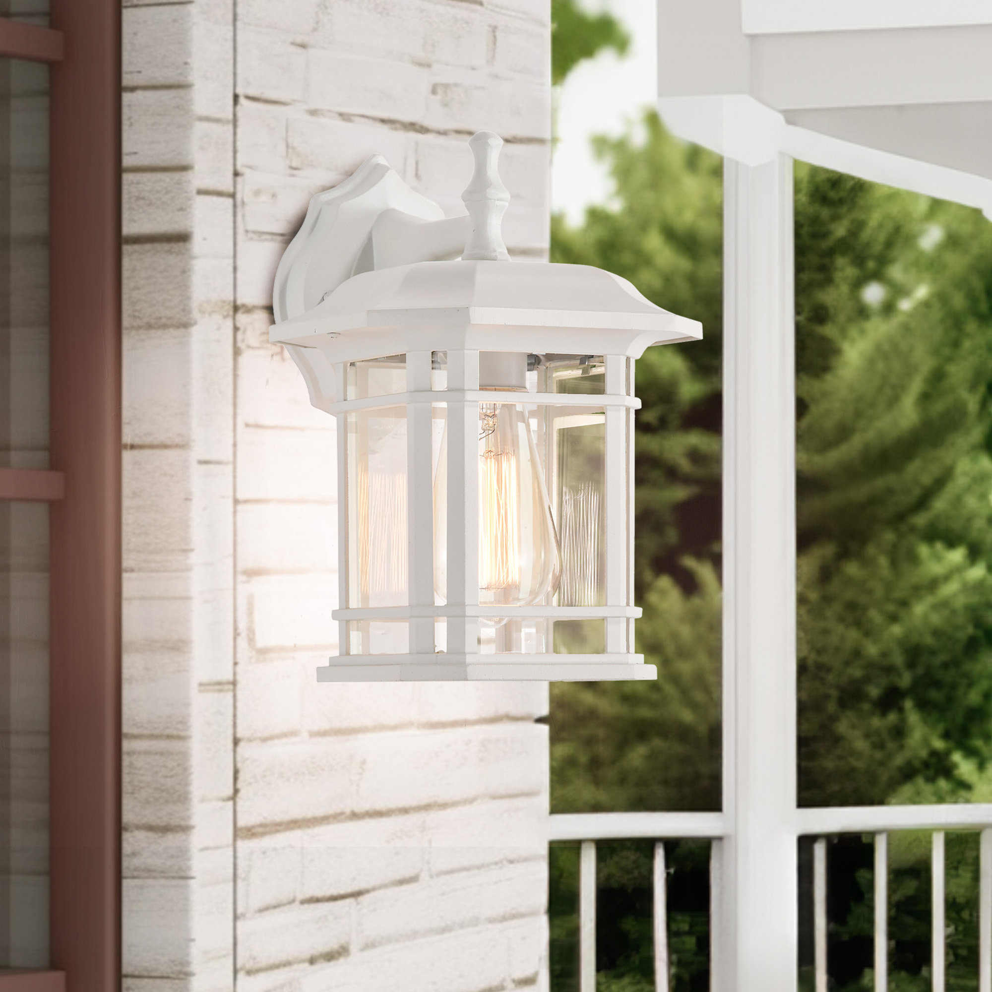 Traditional Outdoor Wall Lanterns