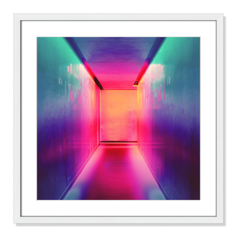 «Neon Wonderland I» par Efe Kurnaz, H 23,5 po x l 23,5 po x P 0,75 po, Encadré de boîte blanc