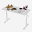Bureau debout avec panneau de fibres à densité moyenne de ton blanc et fabrication en fer, rectangulaire compact de 47,24 W, réglable manuellement en hauteur pour le bureau à domicile et le bureau