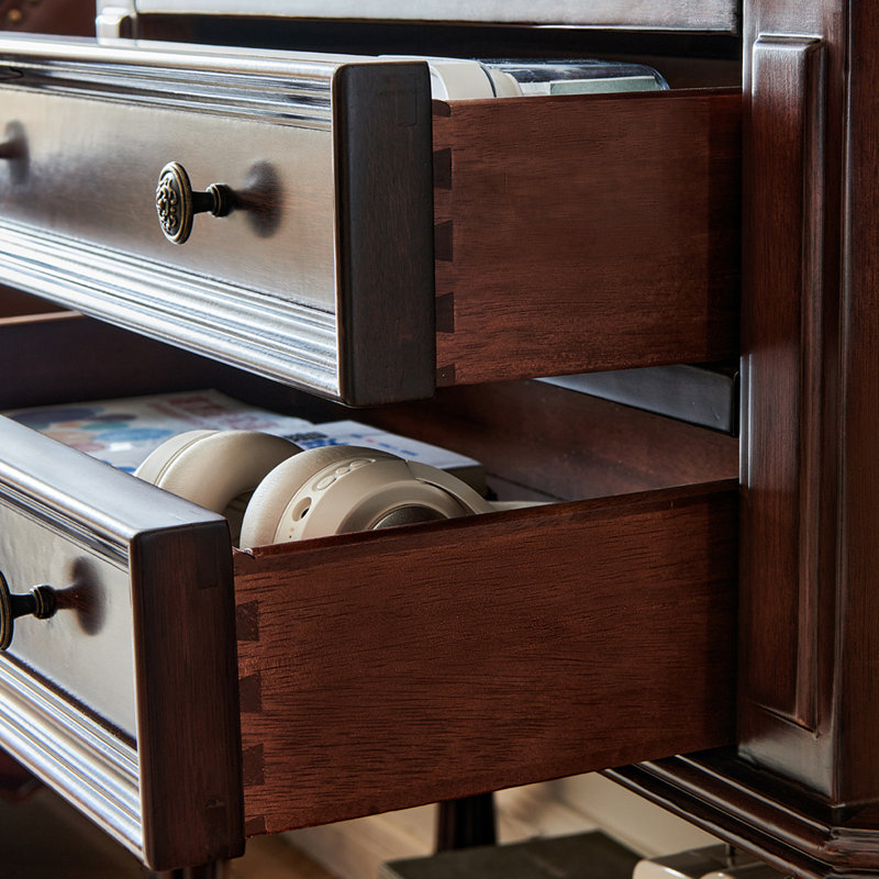 American-style retro console table