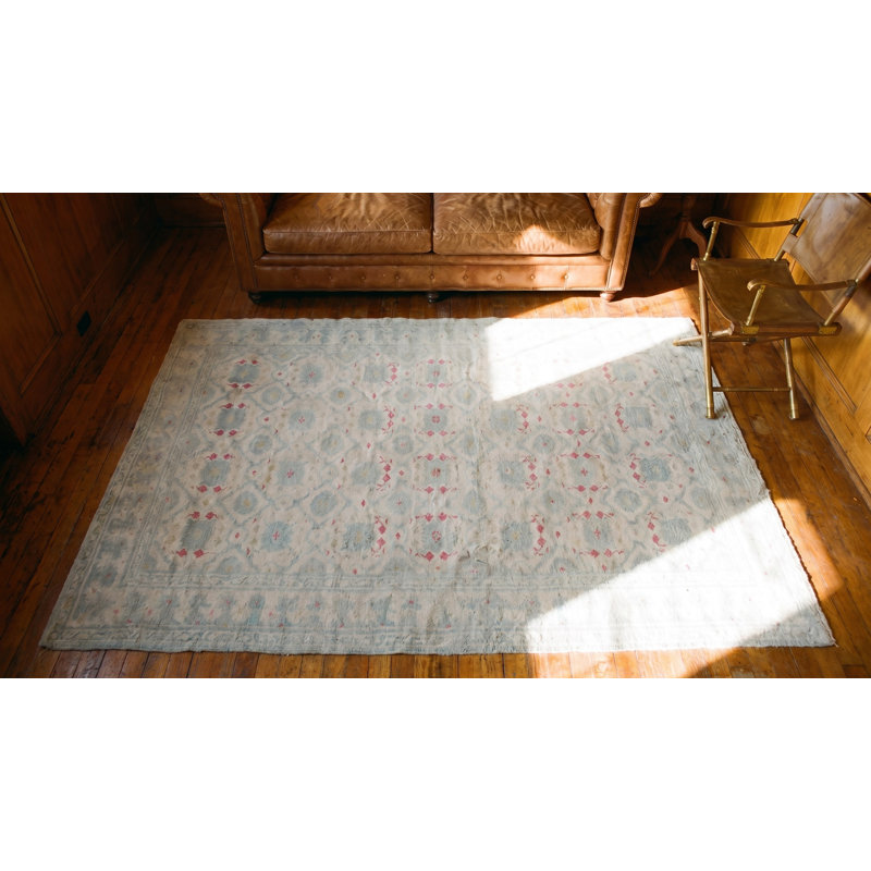 Decorative Light Faded Ivory Color Antique Indian Tribal Floral Design Cotton Agra Rug