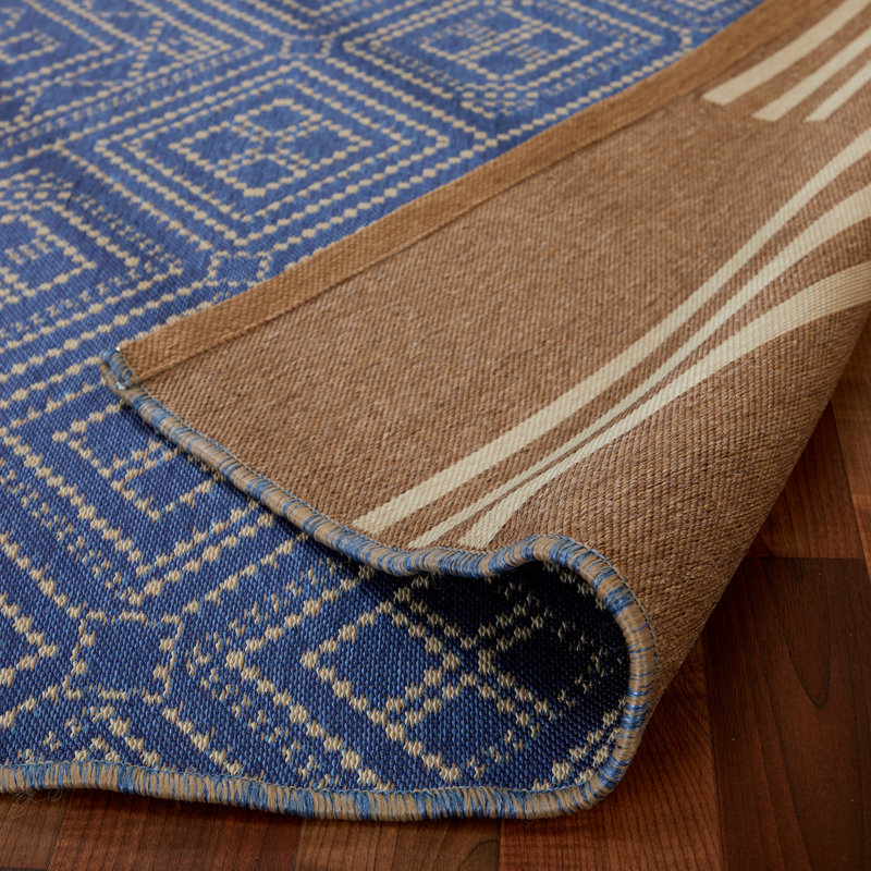 Indoor / Outdoor Rug, Rectangle 7' x 10'