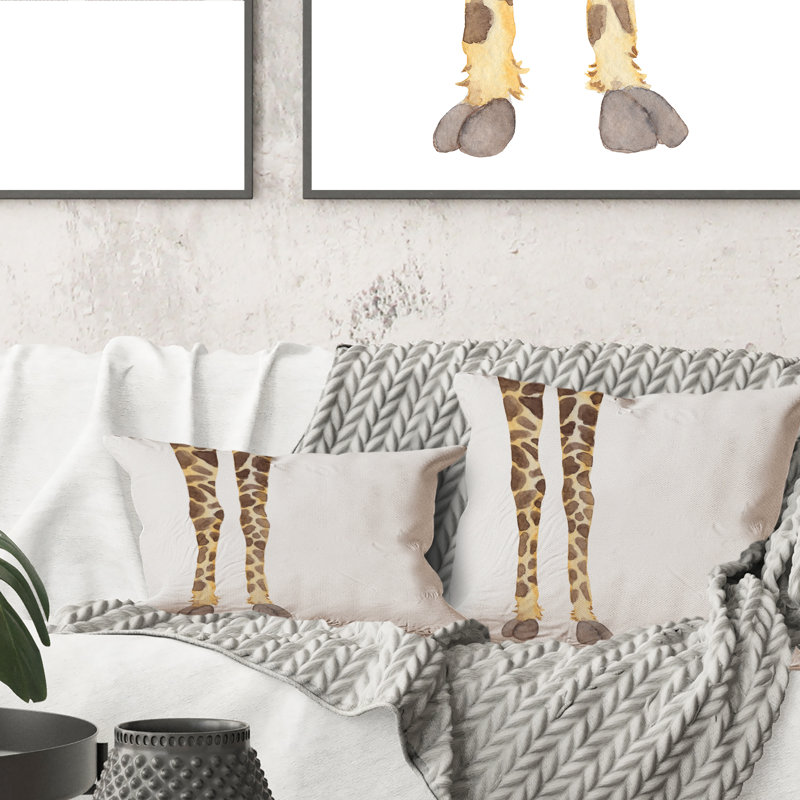 Girafe sur fond blanc - Coussin décoratif imprimé traditionnel 1