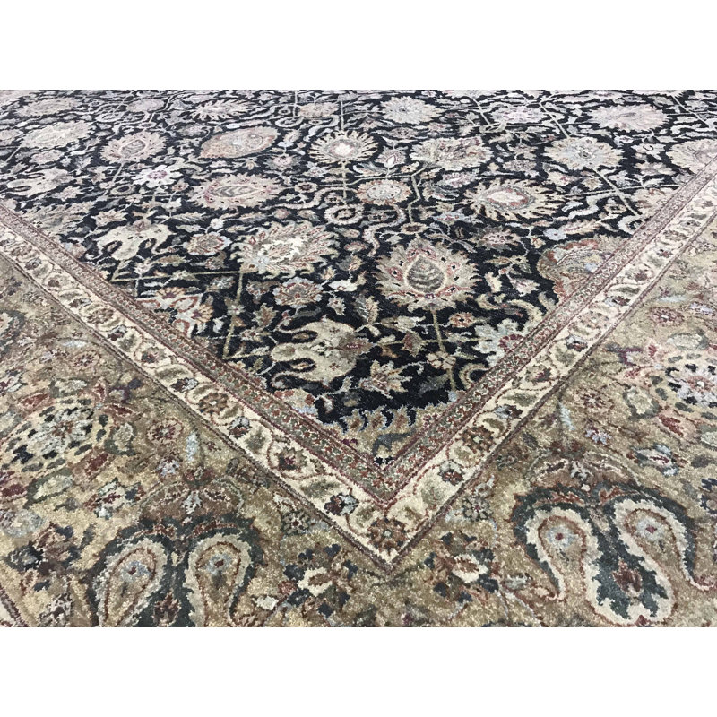 Tapis noir et doré de haute qualité noué à la main