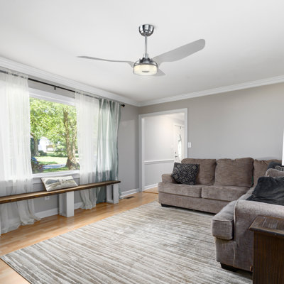 Ventilateur de plafond standard à DEL à 3 pales 56 "avec télécommande et ensemble d'éclairage inclus Geradette