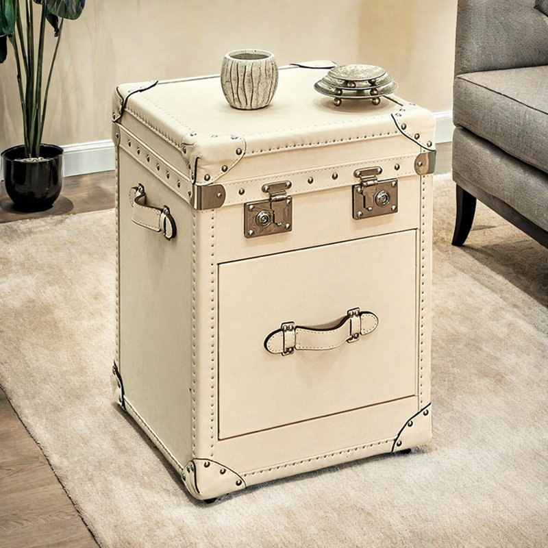 Très petit coffre d'appoint en similicuir rétro blanc