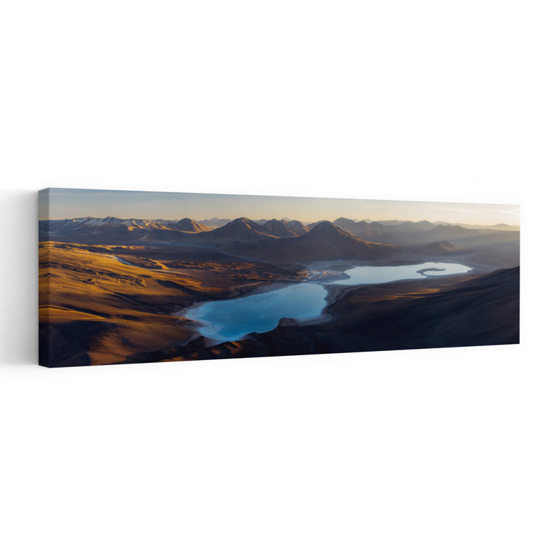 «Golden Desert Lake Vista», art dramatique paisible et paisible paysage de montagne, H 48 po x l 16 po