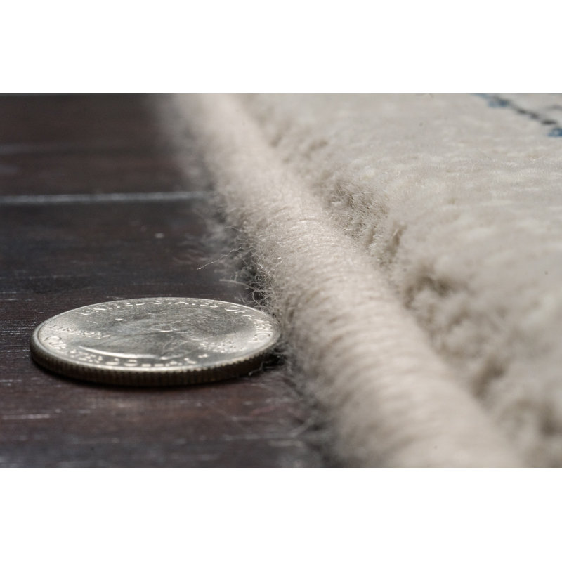 Attell Floral Indoor Rug, Round 7'10"