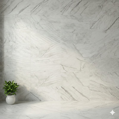 Carreaux de marbre blanc naturel au format 12 po x 24 po, convenant aux murs. La surface présente une finition texturée distinctive et un design avec cannelures tridimensionnelles. Ce produit est fabriqué à partir de pierre de carrière authentique. L'emballage contient quatre