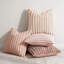 Housses de coussin à rayures roses 45 x 45 cm, ensemble de 4, style bord de mer moderne-133933140