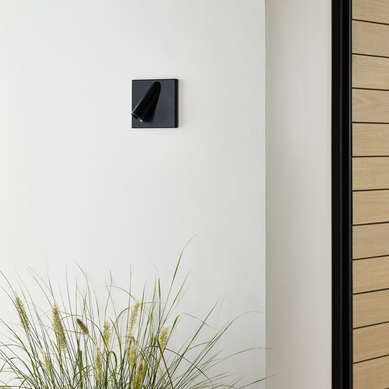 Ponte 1 - Light LED Outdoor Armed Sconce, Black, 277V