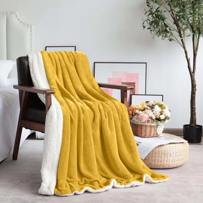 Plush Sherpa Fleece Reversible Throw – Soft, Warm Blanket For Bed & Couch