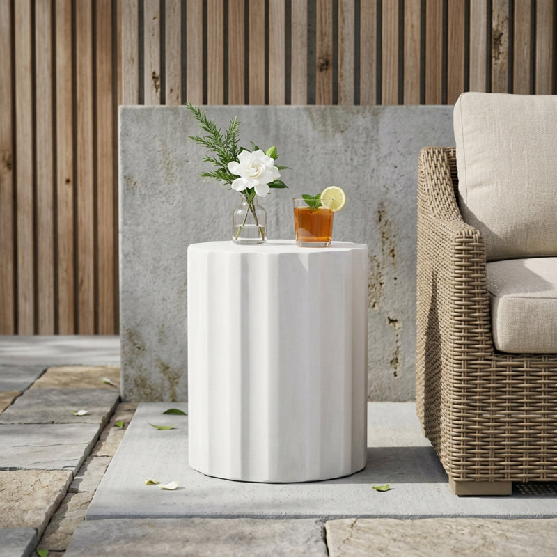 Table d'appoint d'extérieur en béton léger