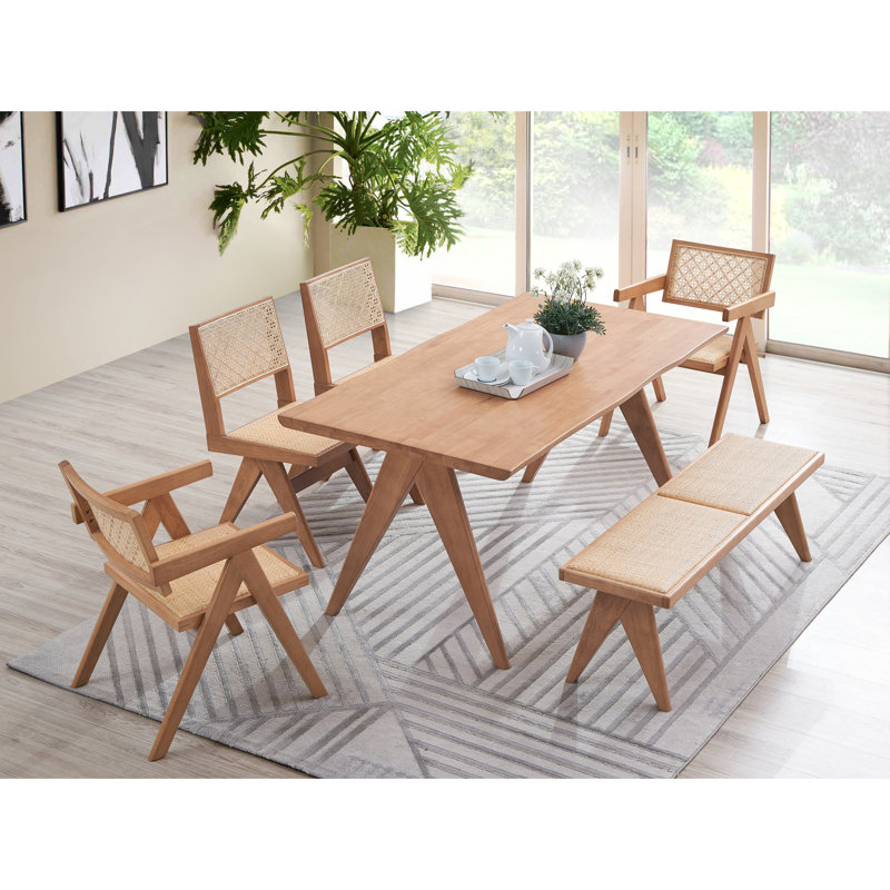 Table avec finition de couleur naturelle - spacieuse pour manger en plein air