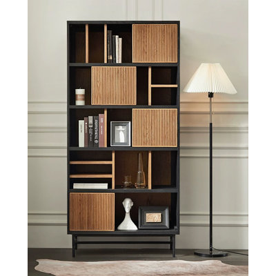 Vitrine Mid-Century moderne en chêne cannelé avec finitions mixtes