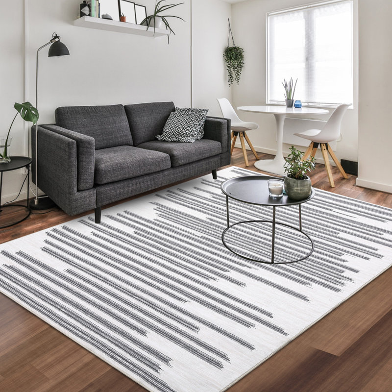 Tapis à rayures en polyester gris Kryska, Rectangle 5 pi x 7 pi