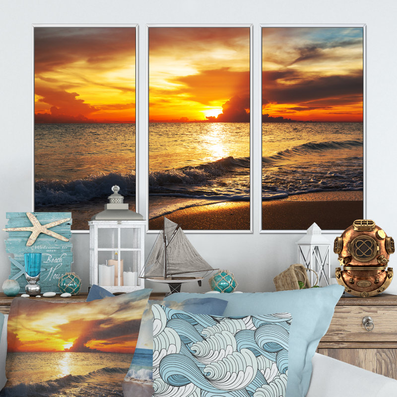 «Colorful Dramatic Sunset over Waves» - Photographie de cadre flottant 3 pièces sur toile, H 28 po x l 36 po, Blanc