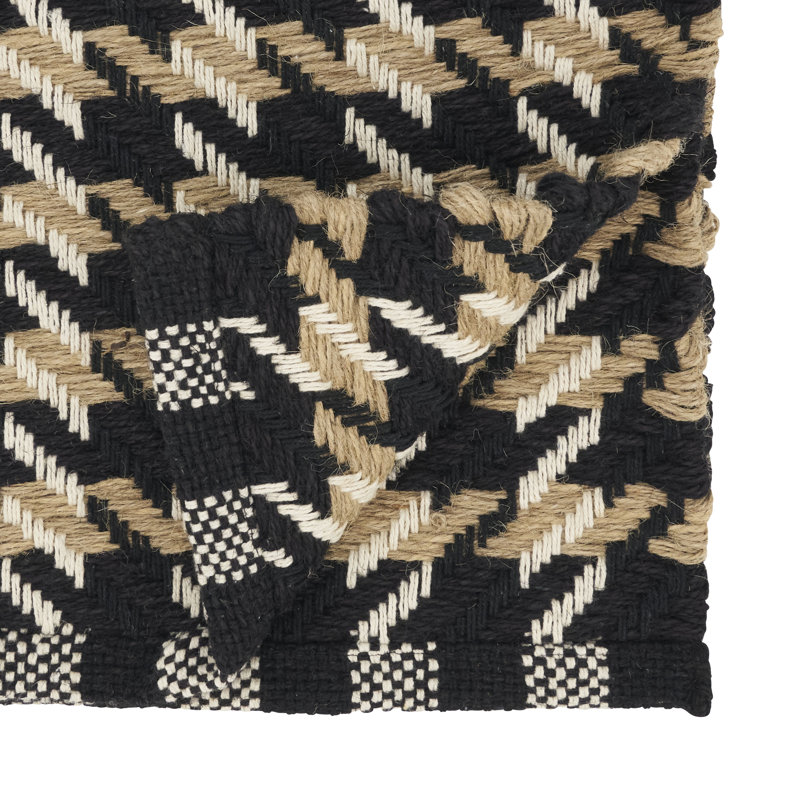 Traditional Houndstooth Table Runner
