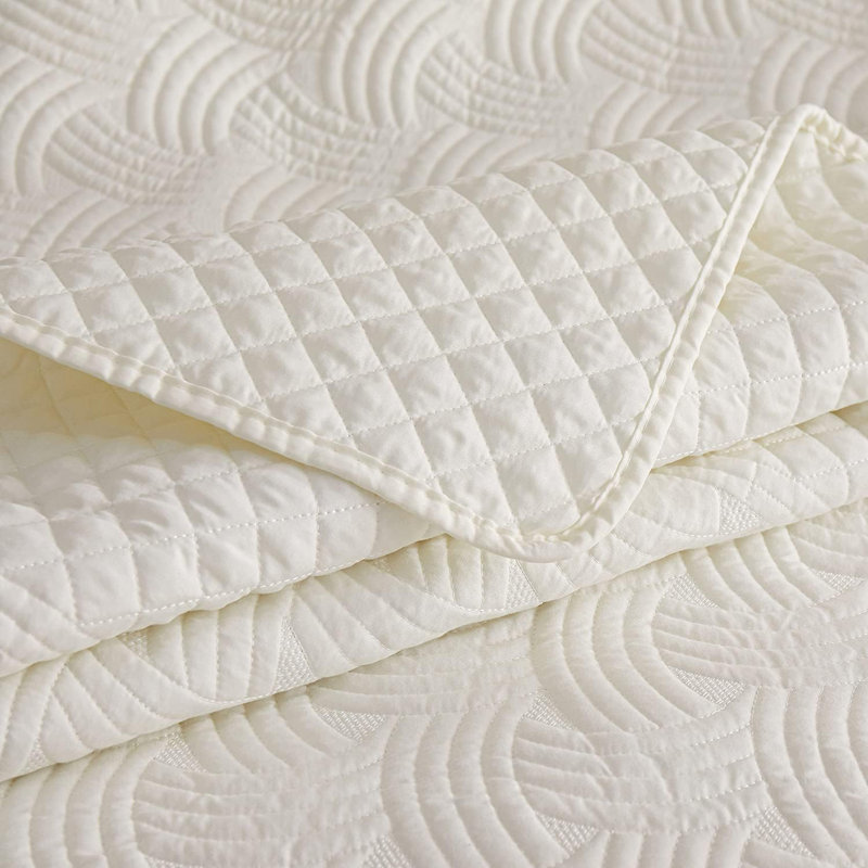 Quilted Quilt Set for Queen Beds (Off White/Blue), Queen Coverlet / Bedspread + 2 Shams, White