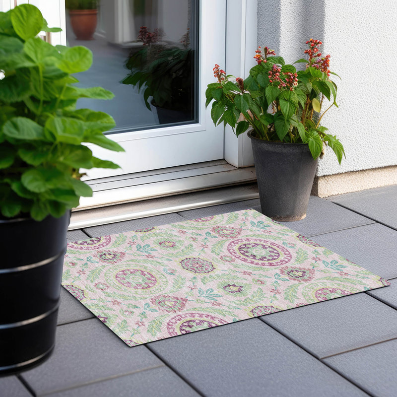 Mahaney Floral Indoor Rug, Rectangle 1'8" x 2'6"
