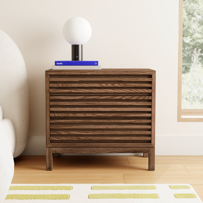 Finnian 28'' W Solid Wood Nightstand, Walnut