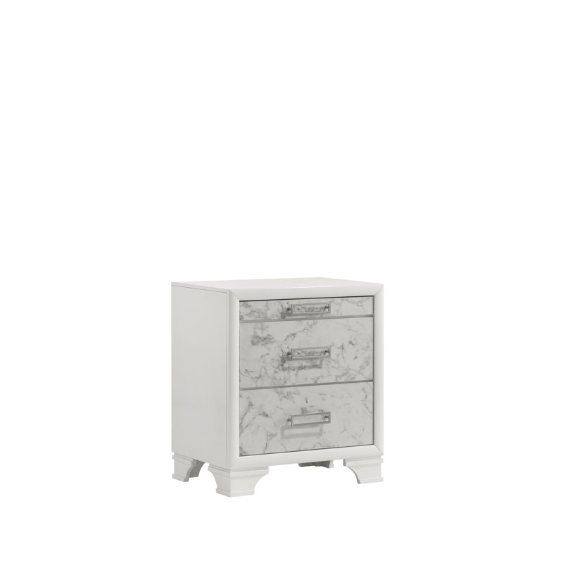Novarayne Nightstand White