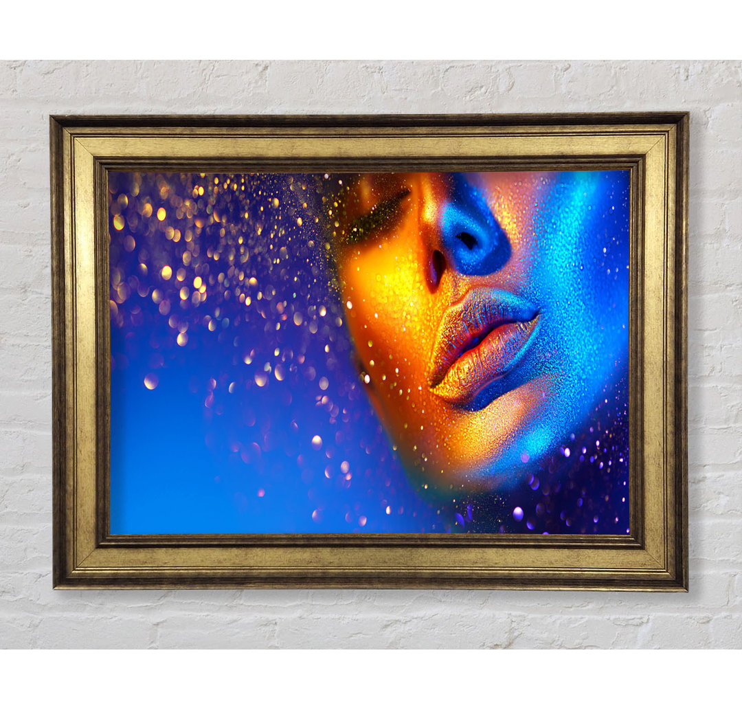 Gold and Blue Face - Bilderrahmen Kunstdrucke