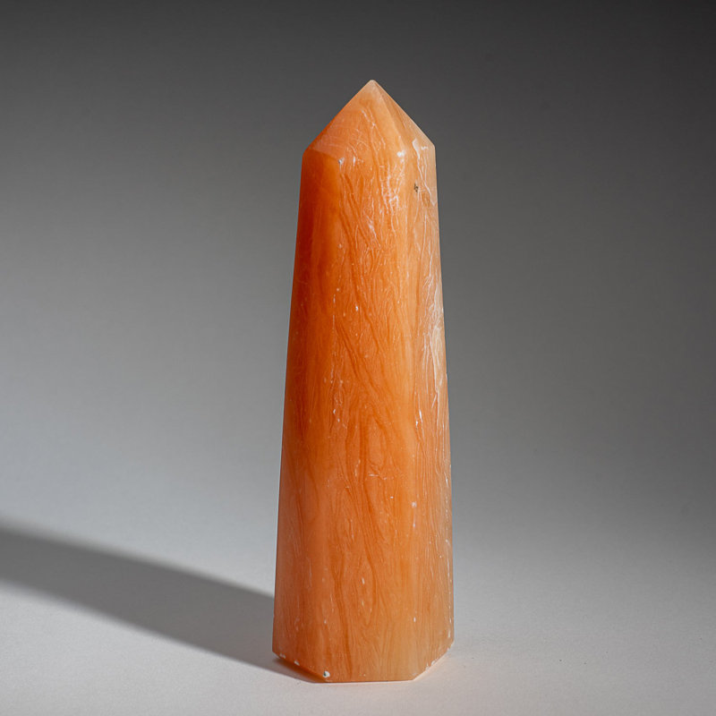 Véritable pointe de sélénite orange polie du Maroc (1,9 lb), H 8 po x l 2,5 po x P 2 po