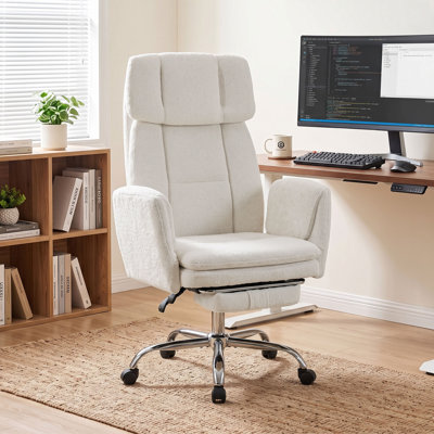 Fauteuil de bureau grande taille avec accoudoirs rabattables et siège large, couleur crème
