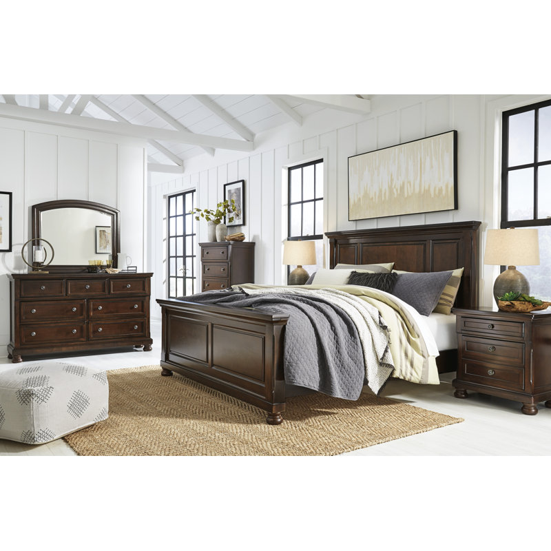 Très grand lit à panneaux, commode, miroir, commode et table de chevet Porter