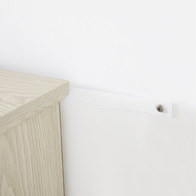 Meuble média blanc en pierre avec rangement réglable et système de gestion des câbles dans les armoires empilables modernes du centre de divertissement