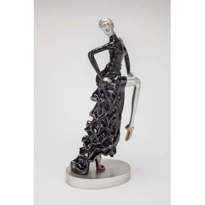 Lady in Style I Statue